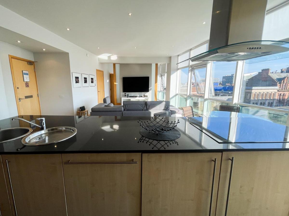 City Centre 2-Bed Apartment Parking Jacuzzi Bath Glasgow Exterior photo